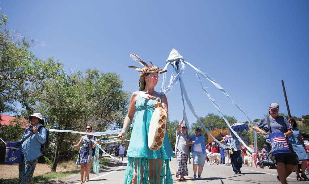 Madrid parade celebrates Fourth of July
